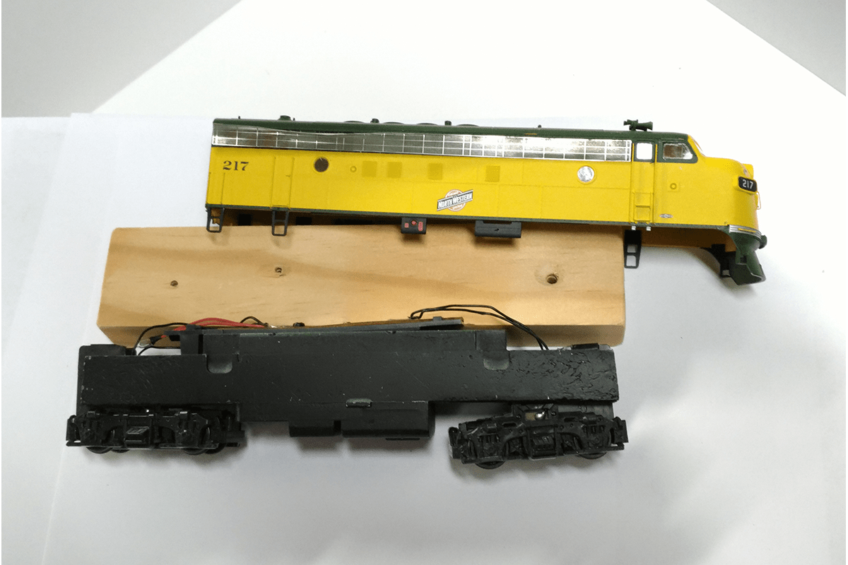 M130. CNW Atlas HO Scale F Unit Chicago & North Western Historical