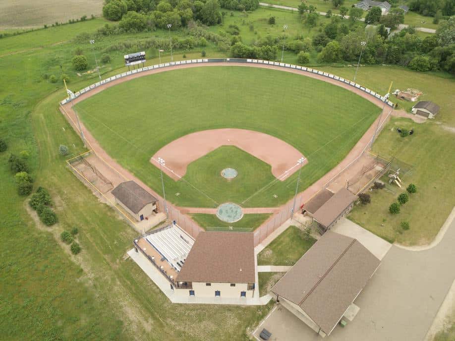 Baseball vs Softball The Differences Between the Sports Coaching Kidz