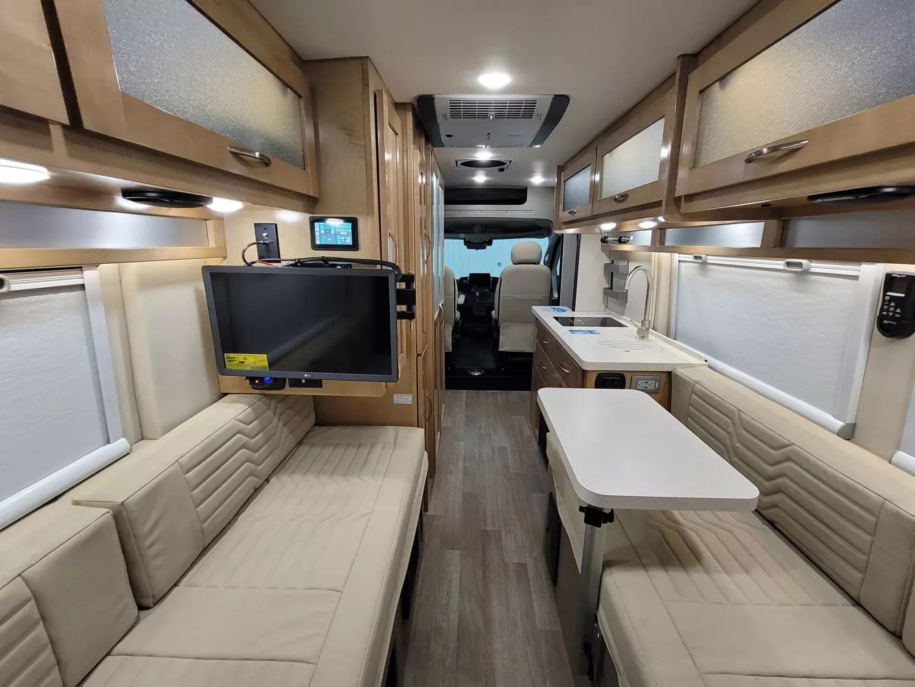 Nova 20D Coachmen RV