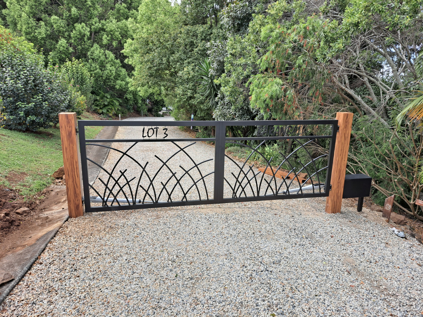 Automatic Aluminium Sliding ,Swinging,Decorative Gates and Panels