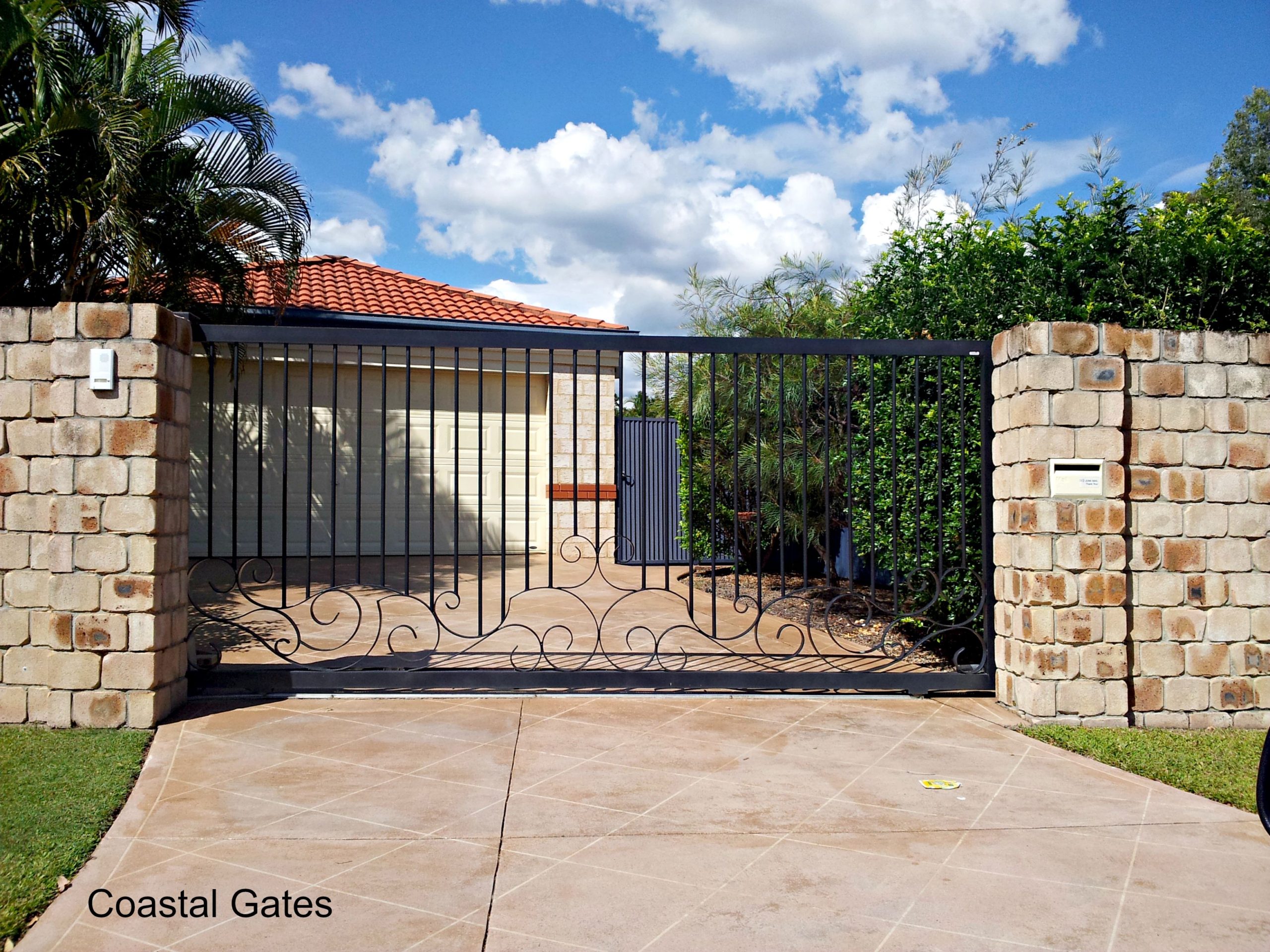 Automatic Aluminium Sliding ,Swinging,Decorative Gates and Panels