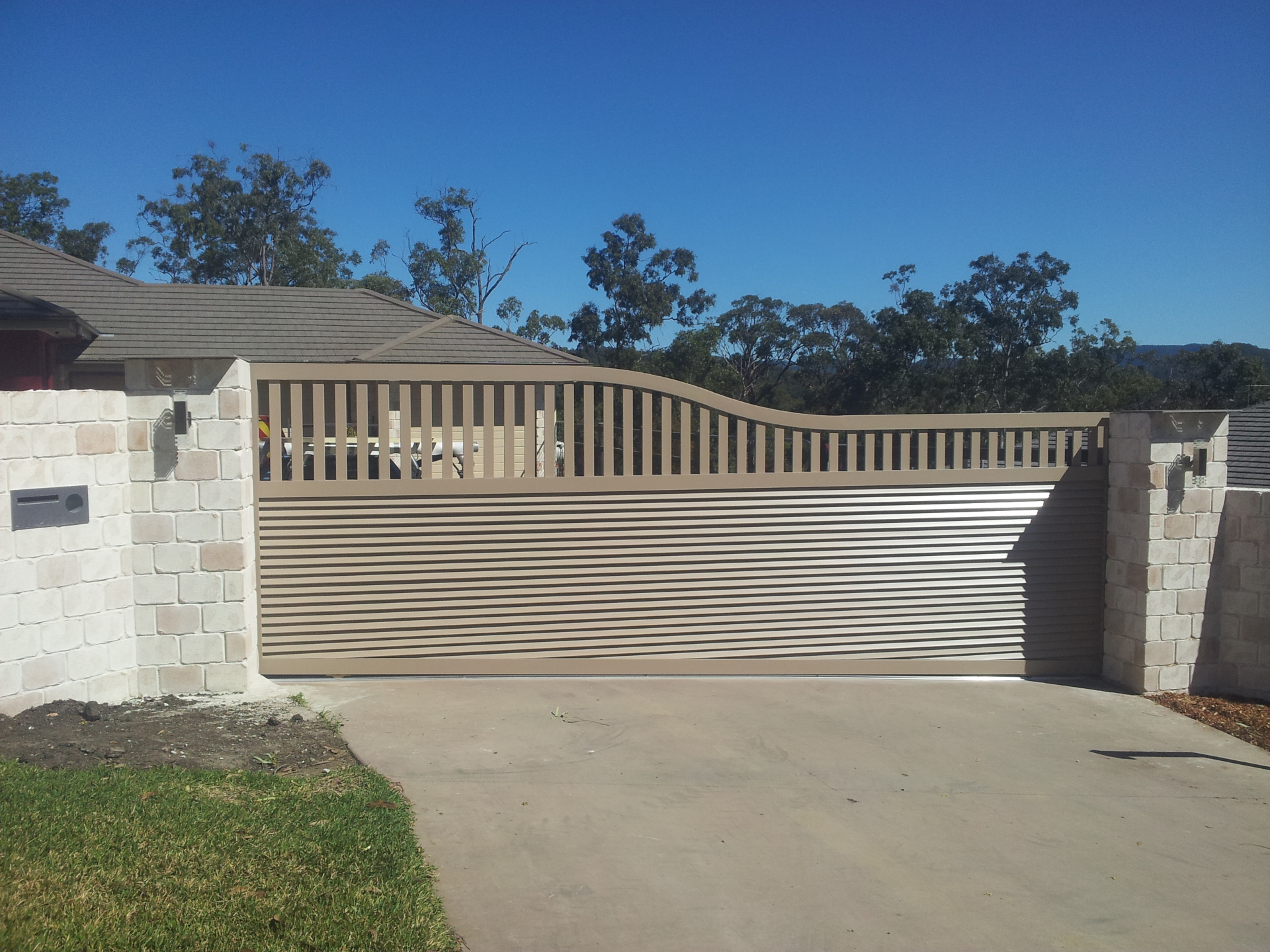 Automatic Aluminium Sliding ,Swinging,Slatted Gates and Panels