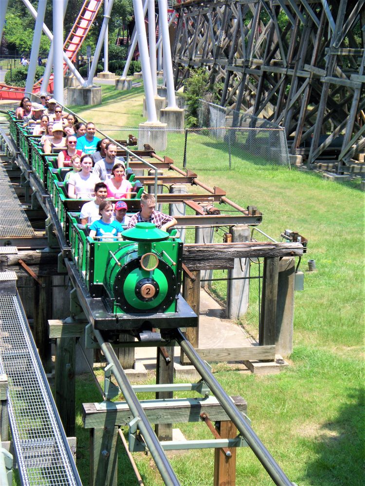 Carolina Gold Rusher photo from Carowinds CoasterBuzz