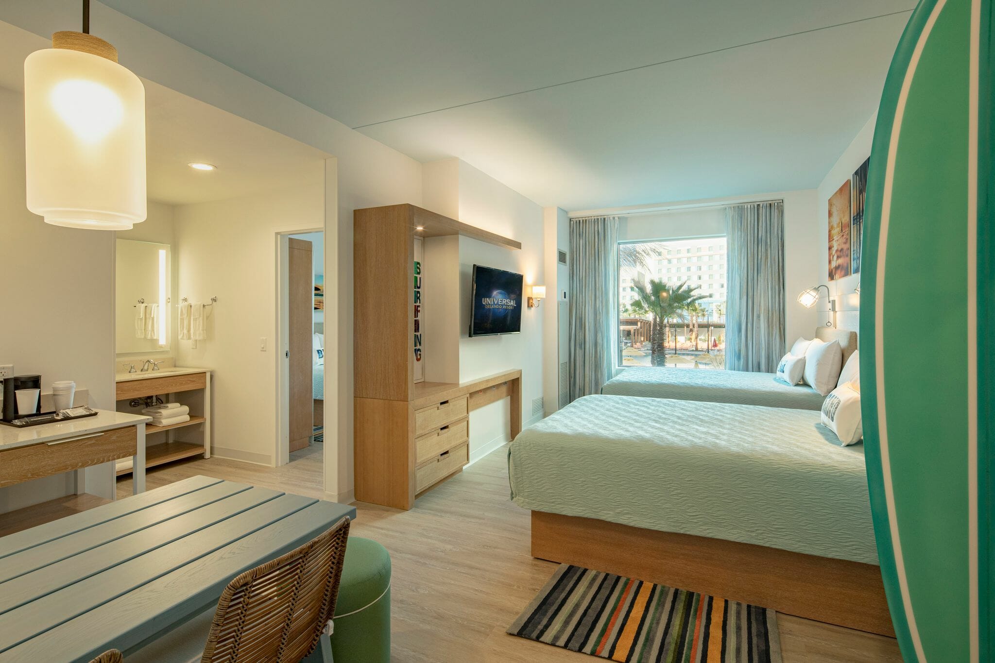 Universal’s Endless Summer Resort Dockside Inn and Suites Is Now Open