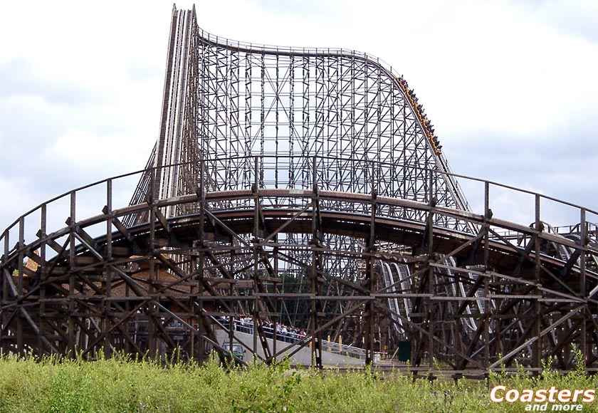 Coastersandmore.de Achterbahn Magazin Holzachterbahn Colossos im