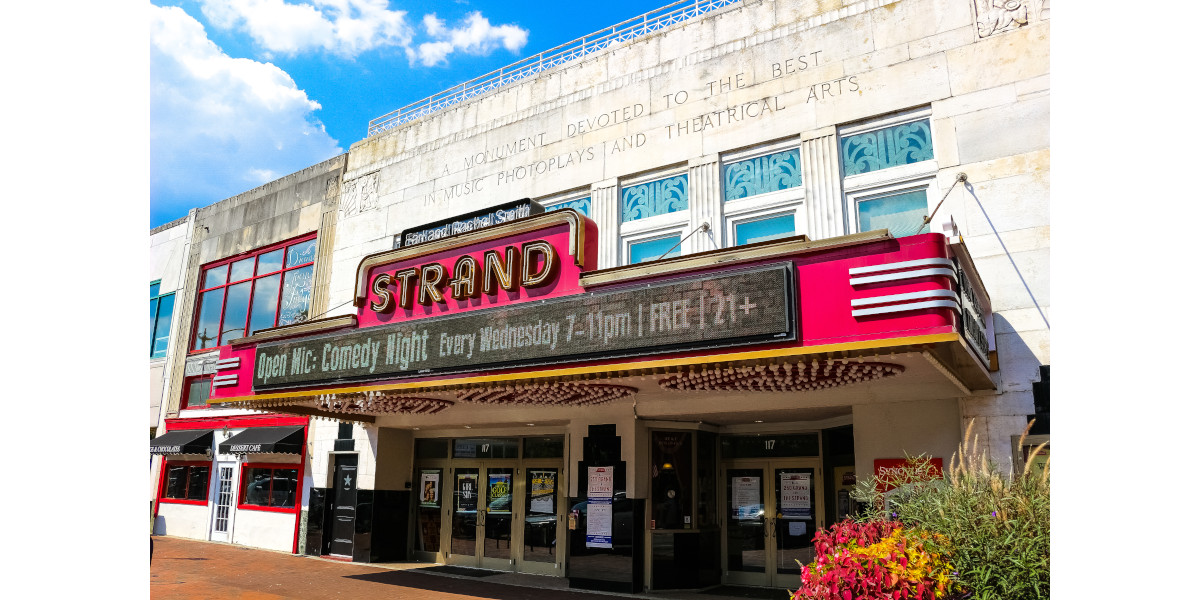 Karen Knotts “Tied Up In Knotts” at The Strand Theatre Cobb Courier