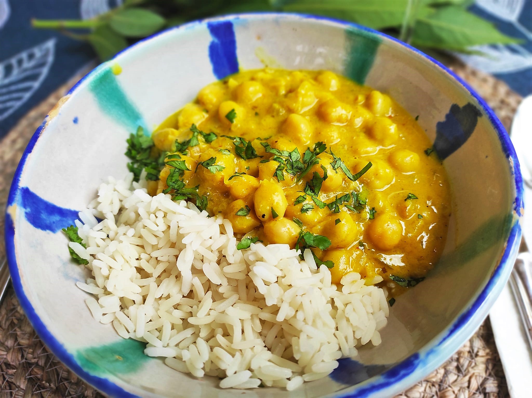Curry de garbanzos con mango y un toque de cilantro Cocina Con Carisma
