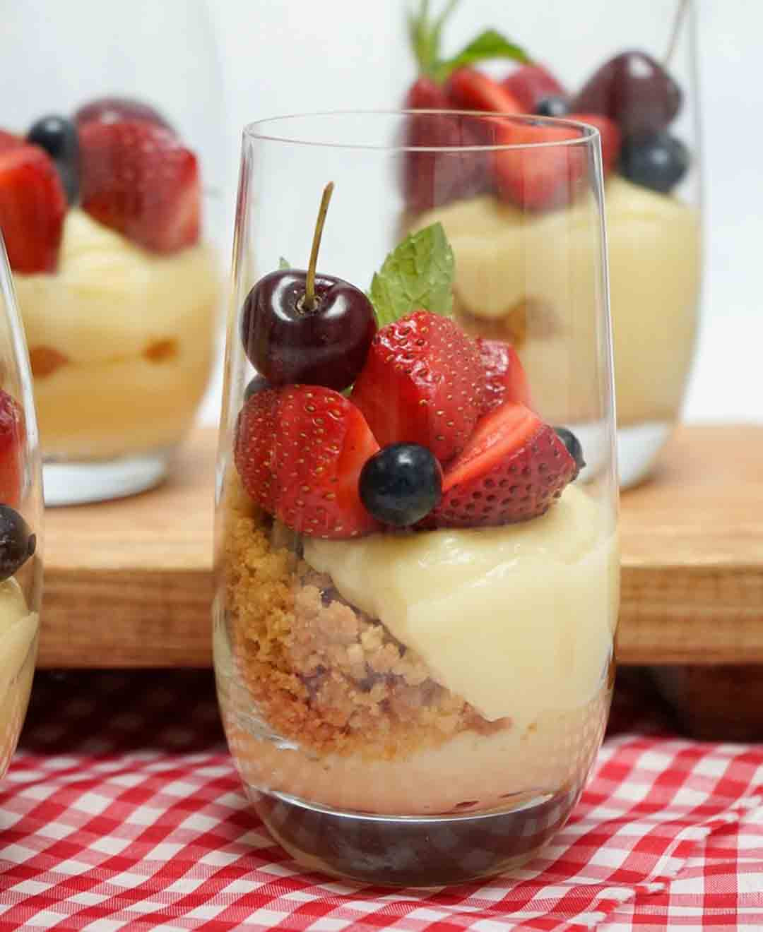 TRIFLE DE CREMA PASTELERA Cocineros Argentinos