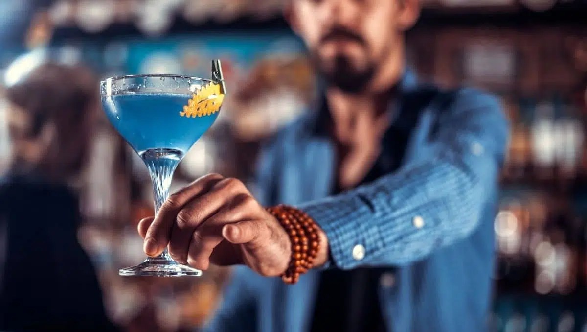 Qualifications you need to be a bartender