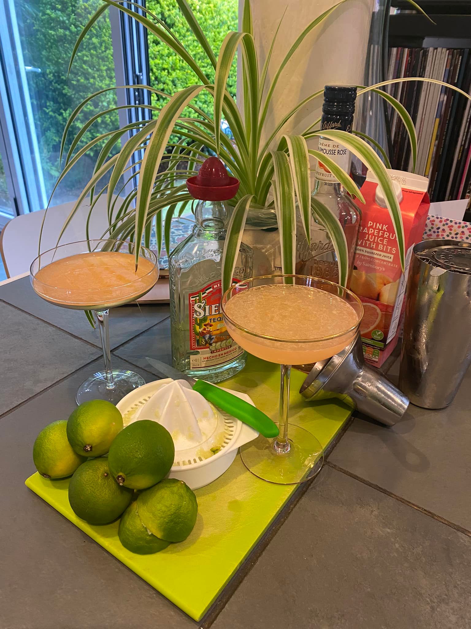 Pamplemousse Margarita Cocktail Queen
