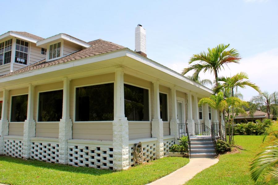 JUST SOLD Luxurious Central Merritt Island Home
