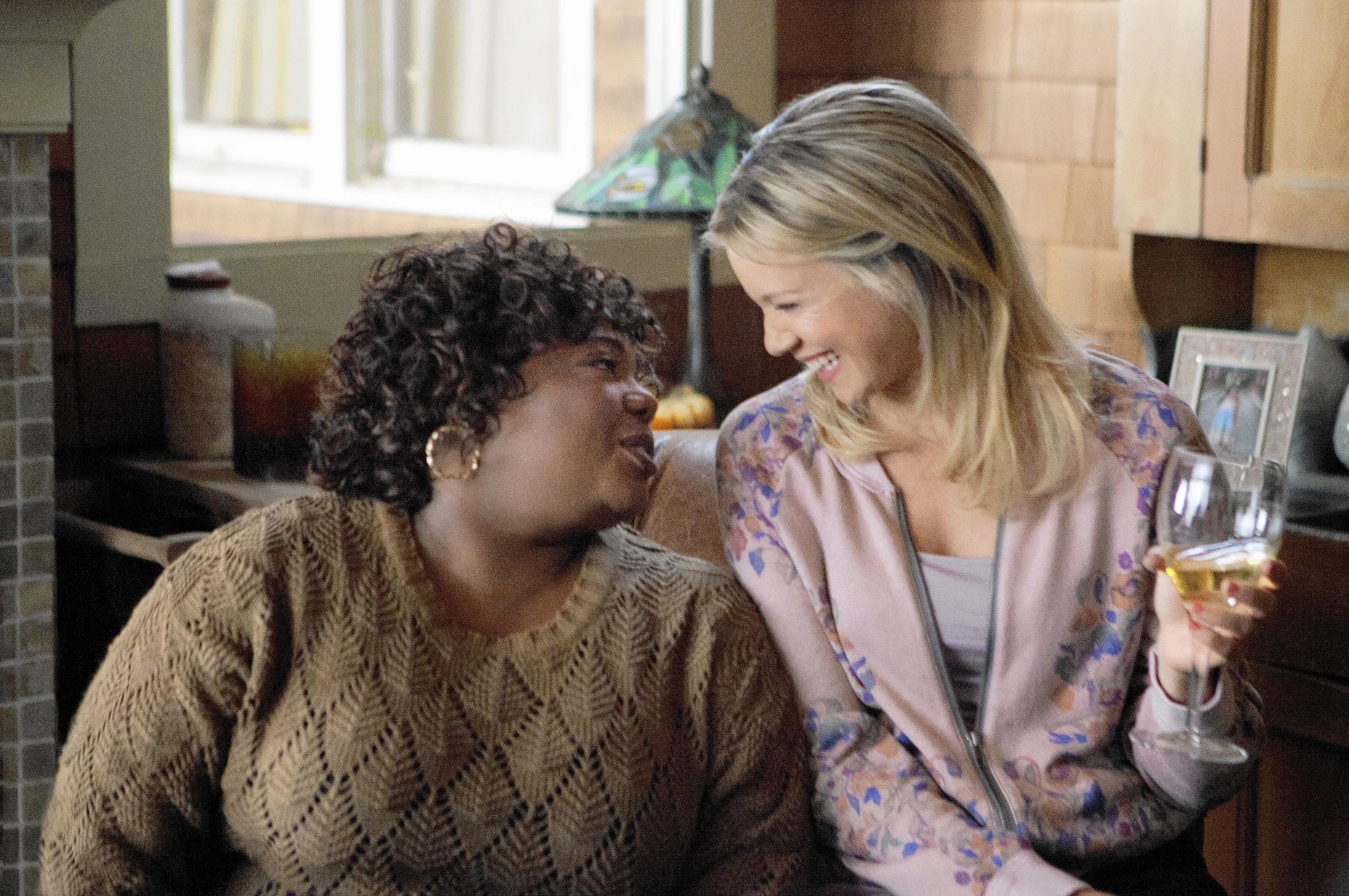 Cocoa Brown Enjoys A Little Group Therapy In ‘The Single Moms Club’ Cocoa Brown