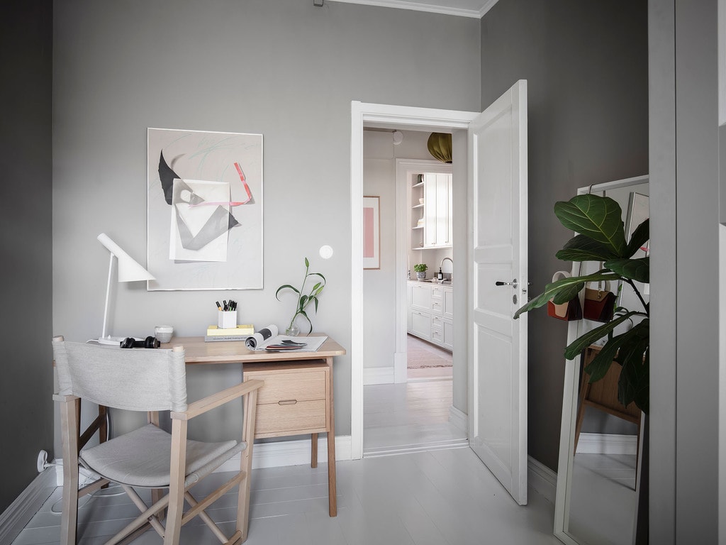 Apartment with great art work