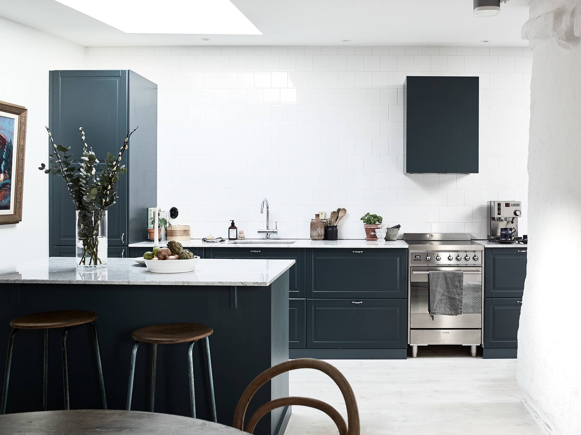 Petrol blue kitchen COCO LAPINE DESIGNCOCO LAPINE DESIGN