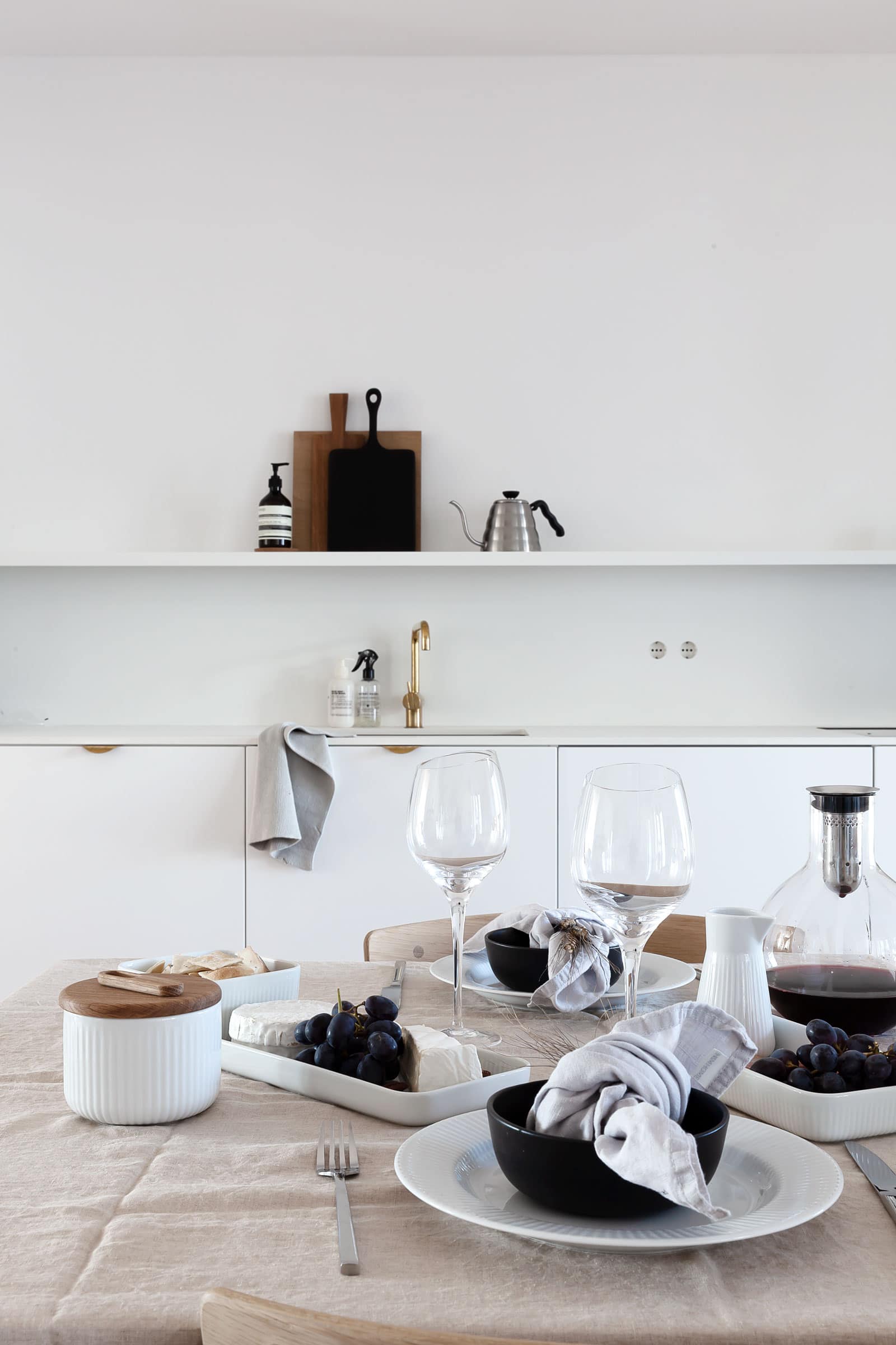 Spring table setting COCO LAPINE DESIGNCOCO LAPINE DESIGN