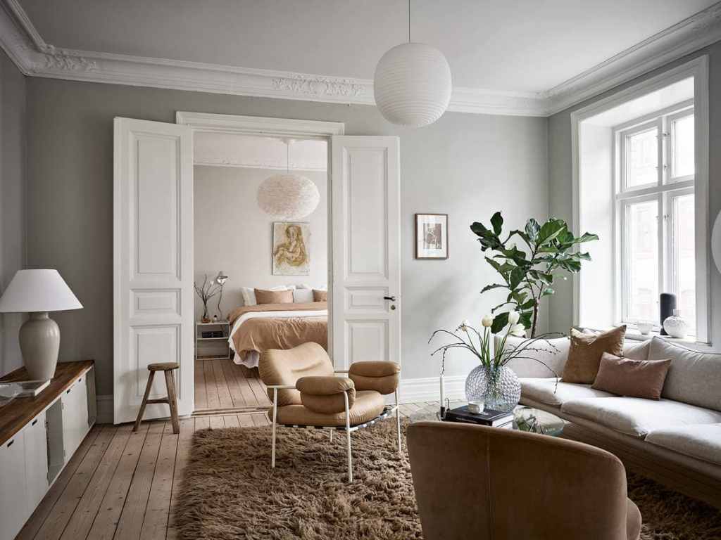 Beige home with blue accents