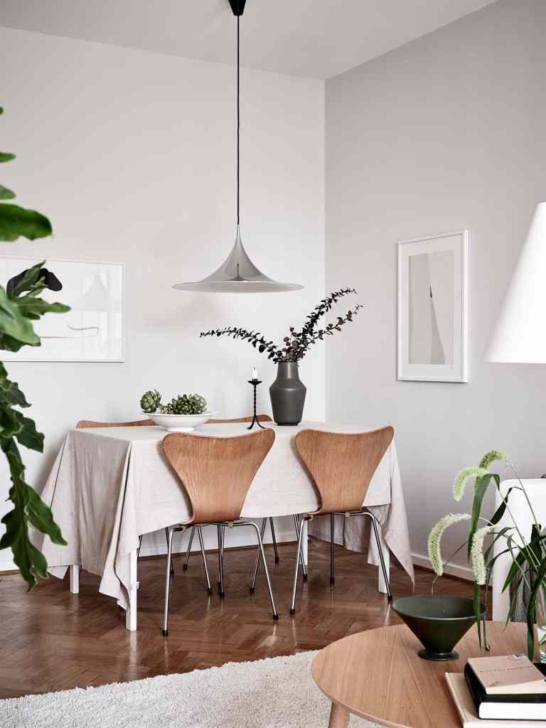 Living room in beige and nude