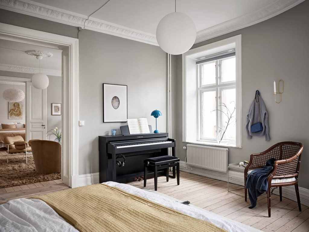 Beige home with blue accents