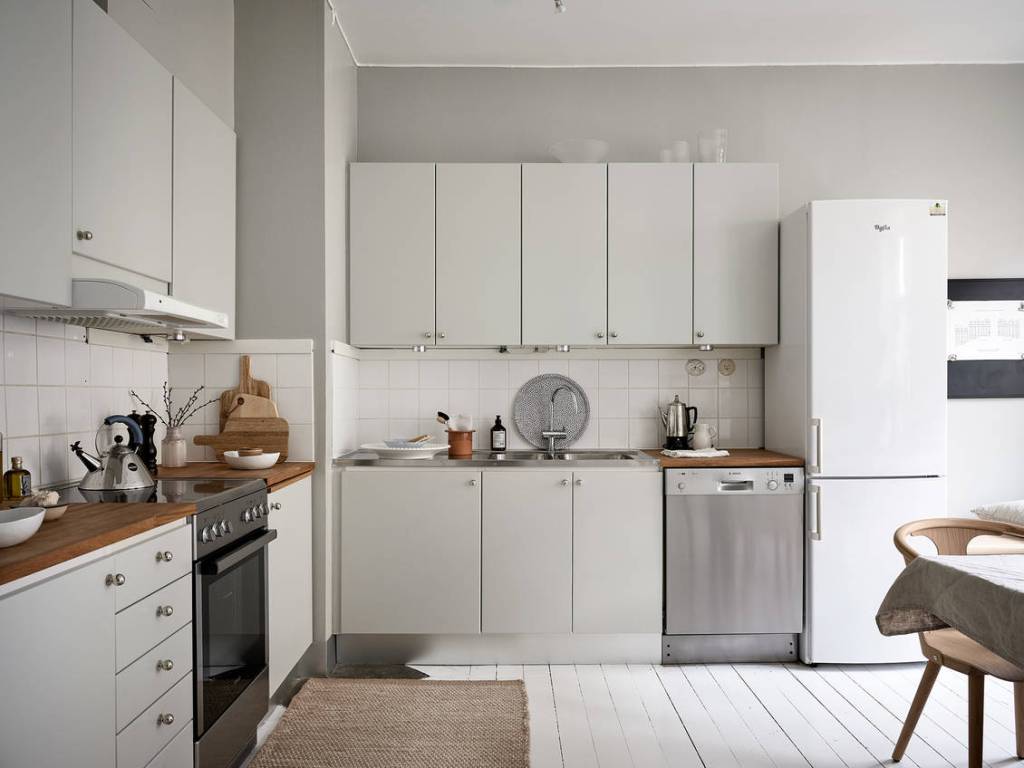 Beige home with blue accents