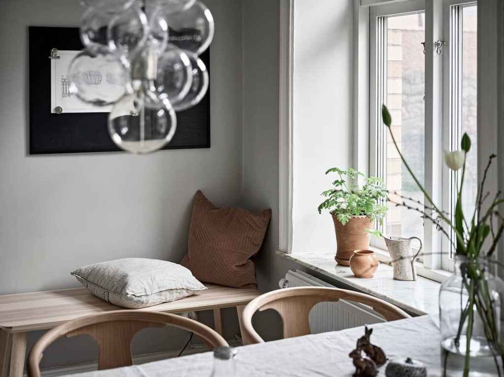 Beige home with blue accents