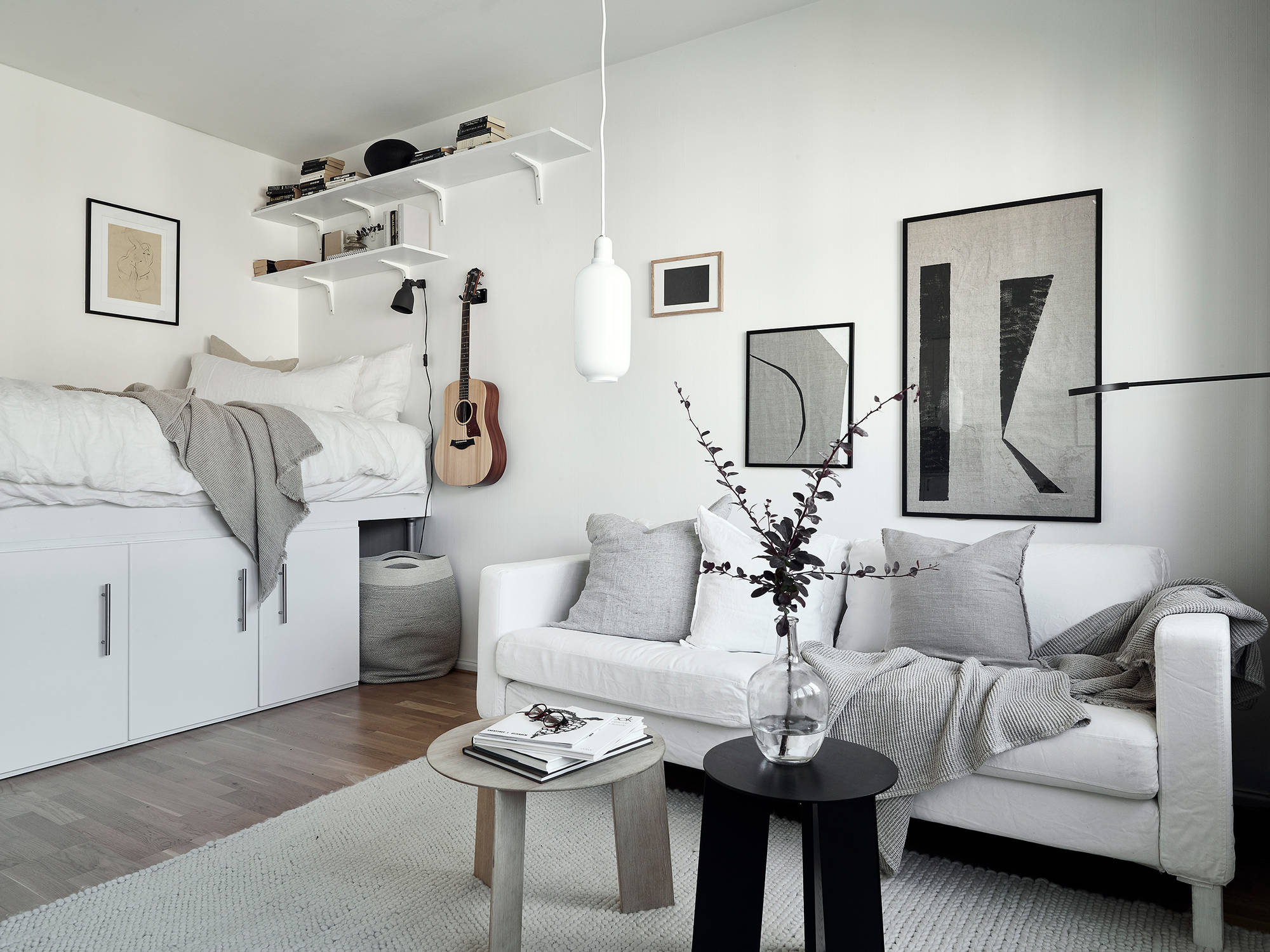 Small studio with a neutral decor COCO LAPINE DESIGNCOCO
