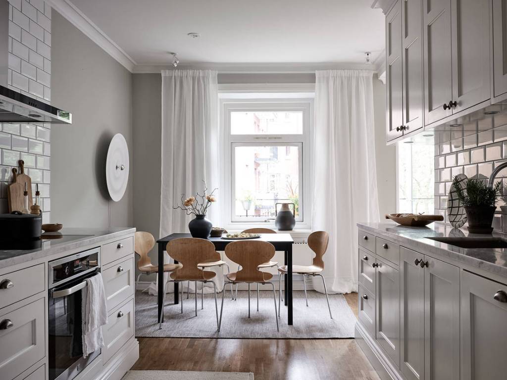 Inspiring home with blue accents