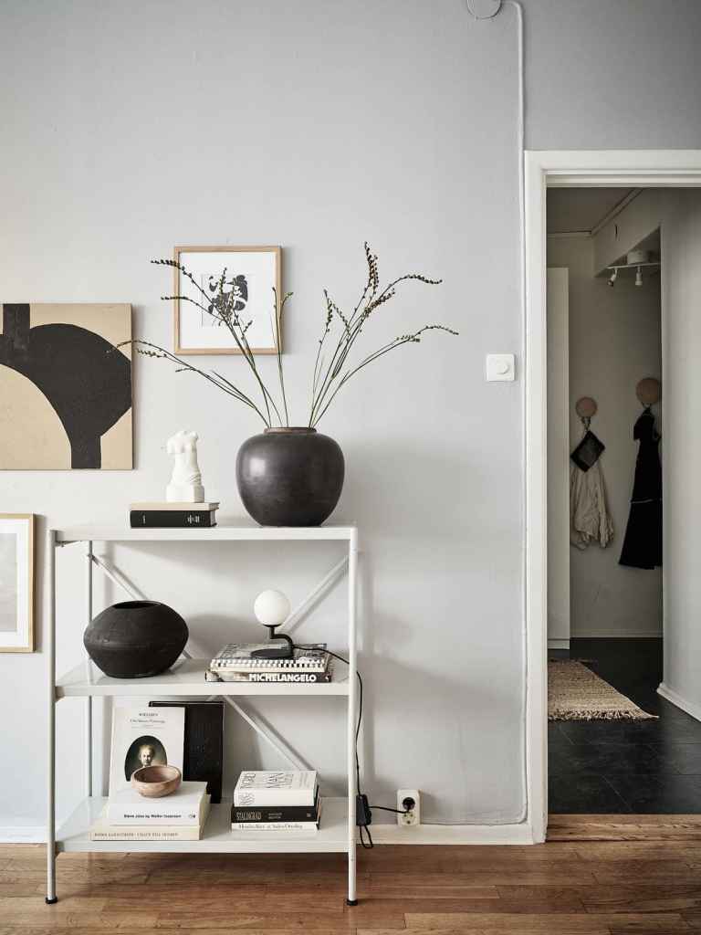 Minimal studio home