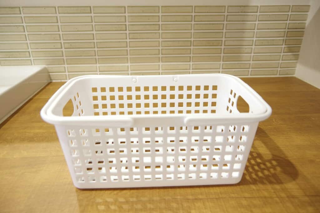リビング/おもちゃ収納/ニトリ/ニトリ インボックス/おもちゃ箱...などのインテリア実例 20170507 211955 お風呂のおもちゃ収納は無印＆ニトリより百均ダイソーのかごで十分！カビ対策にも？｜リノベと暮らしとインテリア