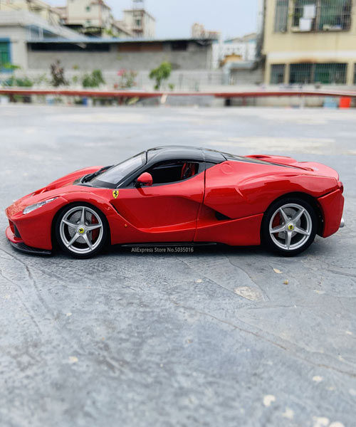 LA Ferrari Collection Simulation Alloy Car Model Pakistan