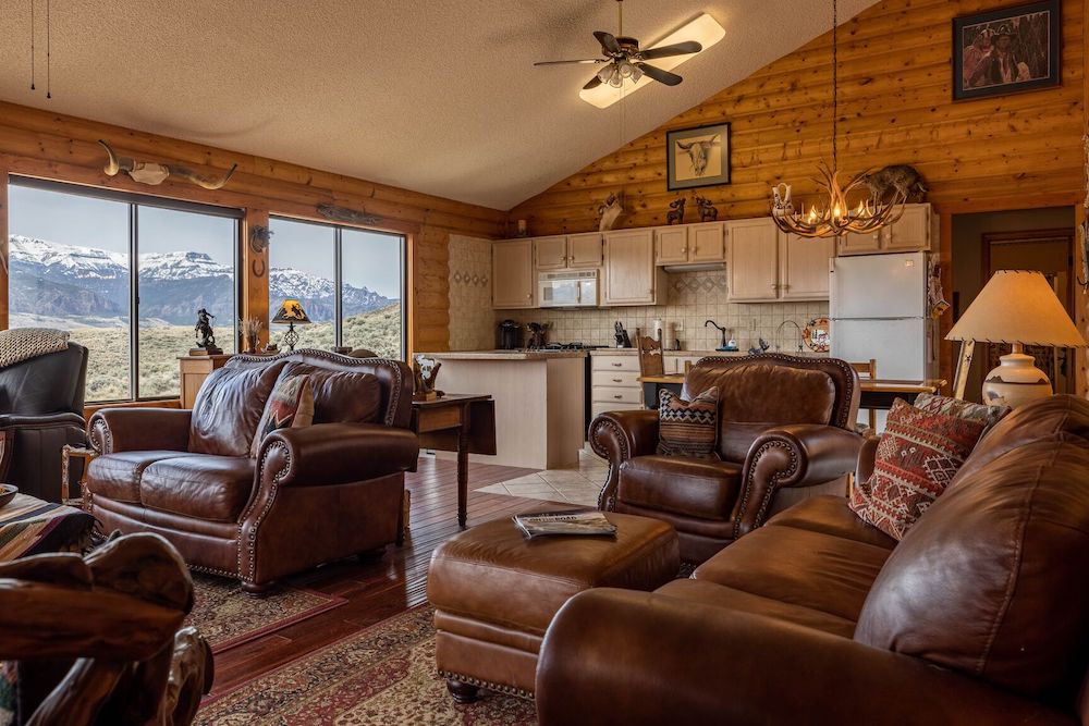 Where are the Best Airports Near Yellowstone? Cody Lodging Co