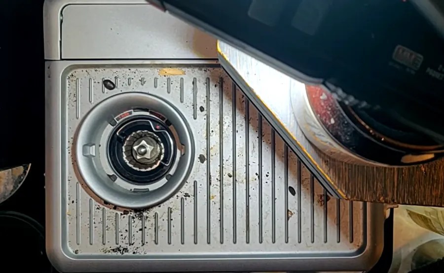 Breville Espresso Machine Grinder Not Working (Quick Fixed) Coffees