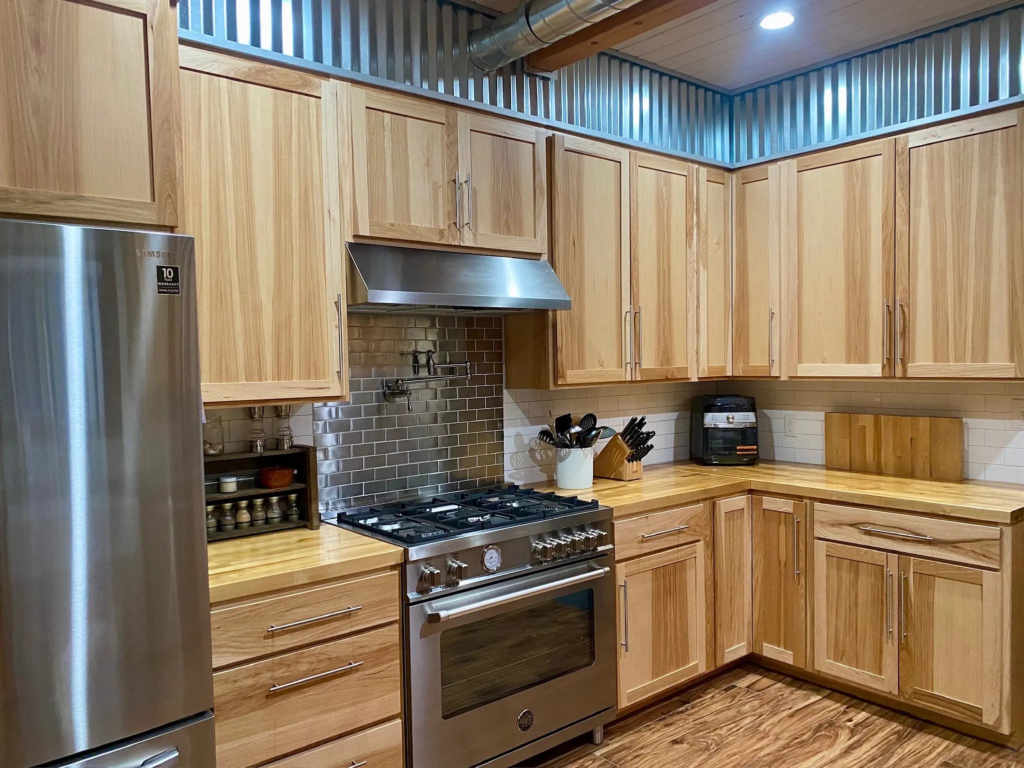 PENDING10 E Chestnut St, Almira Coffman Properties