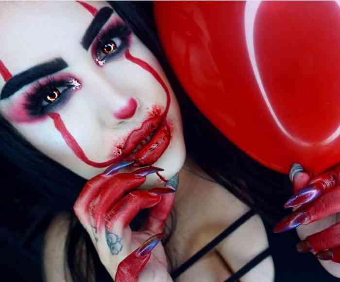 This Sexy & Terrifying Pennywise Cosplay Will Haunt Your Dreams