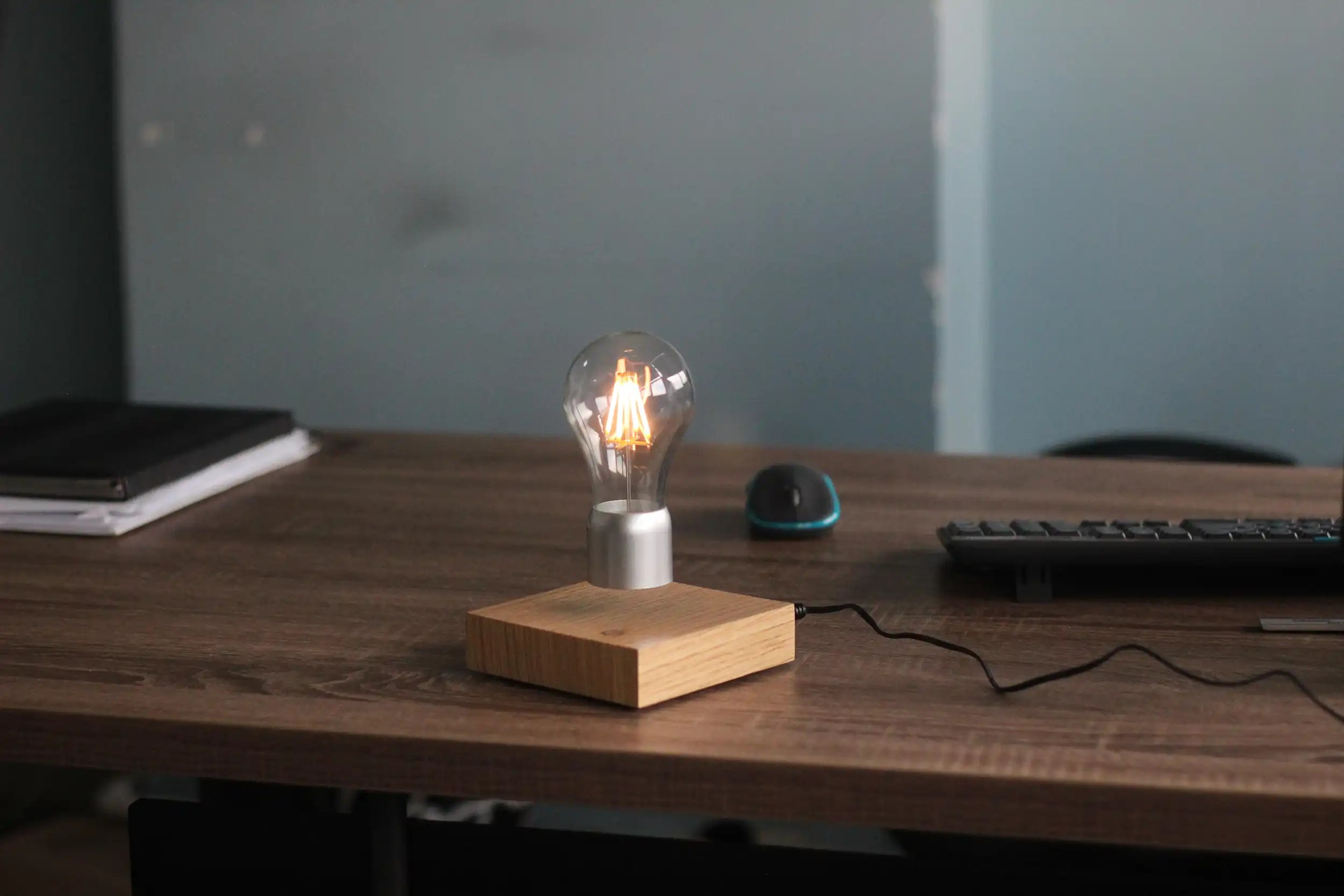 How to Use a Levitating Lamp Cogidea Levitation