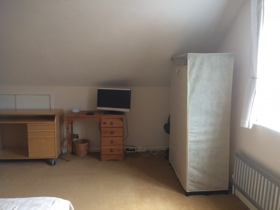 Room for rent in Banstead house share