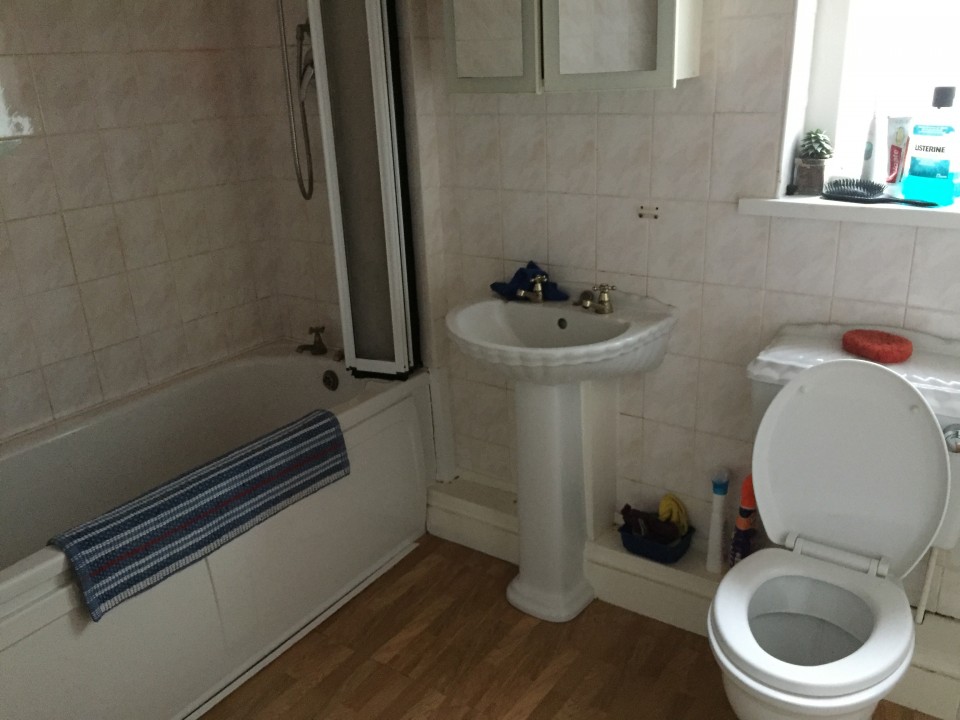 Room for rent in Milford Haven house share
