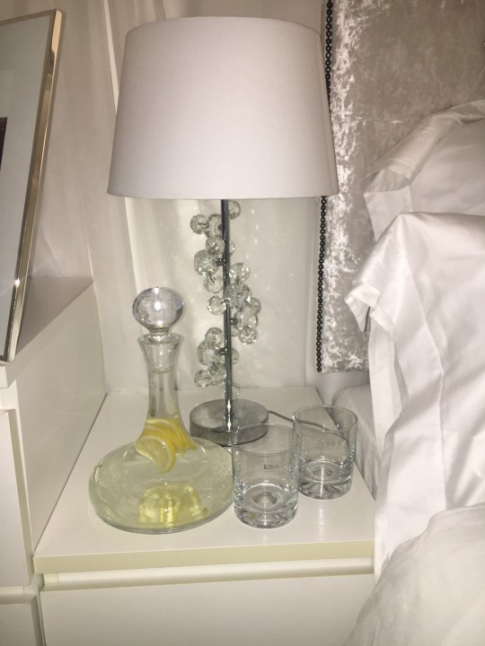 Room for rent in Gants Hill house share 8155