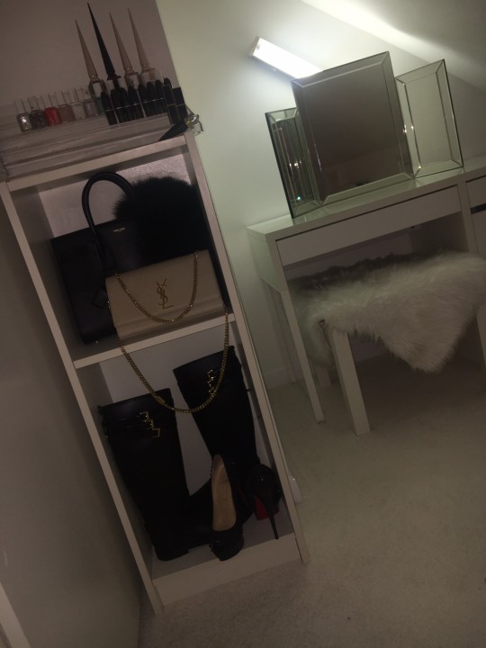 Room for rent in Gants Hill house share 8155