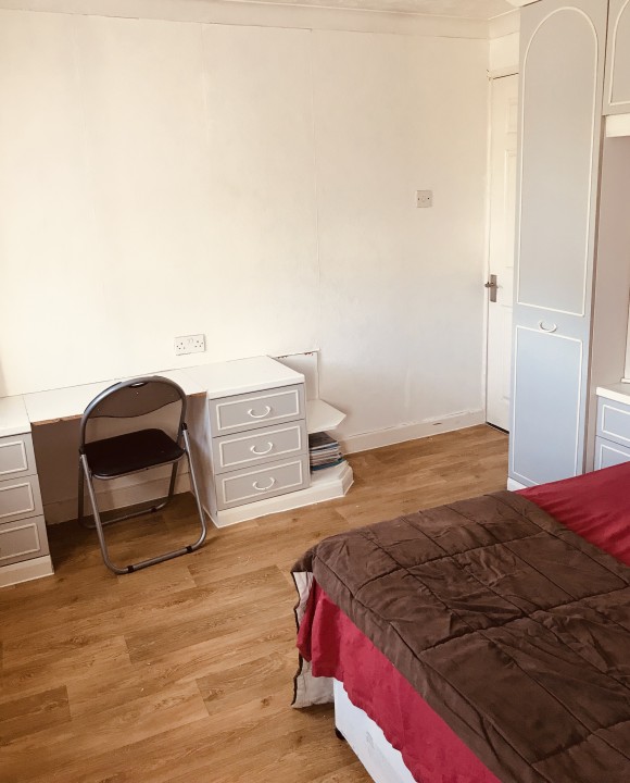 Room for rent in Basildon house share