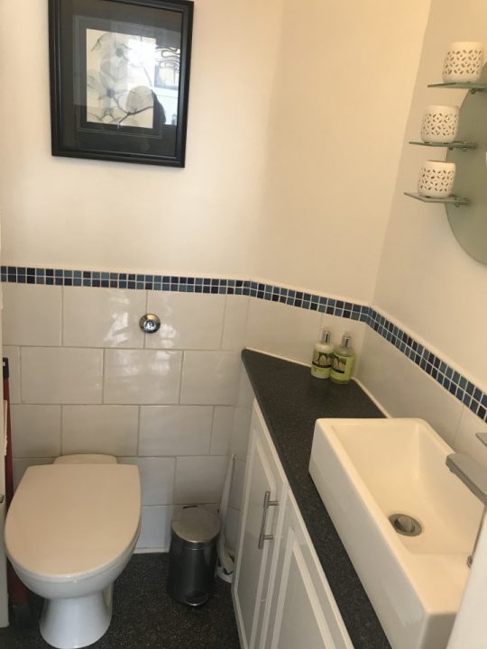 Room for rent in Enfield Town house share 8704