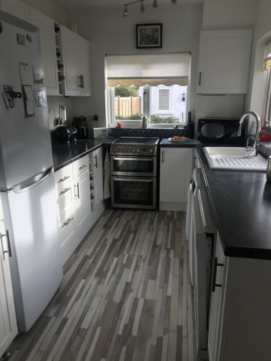 Room for rent in Enfield Town house share 8704