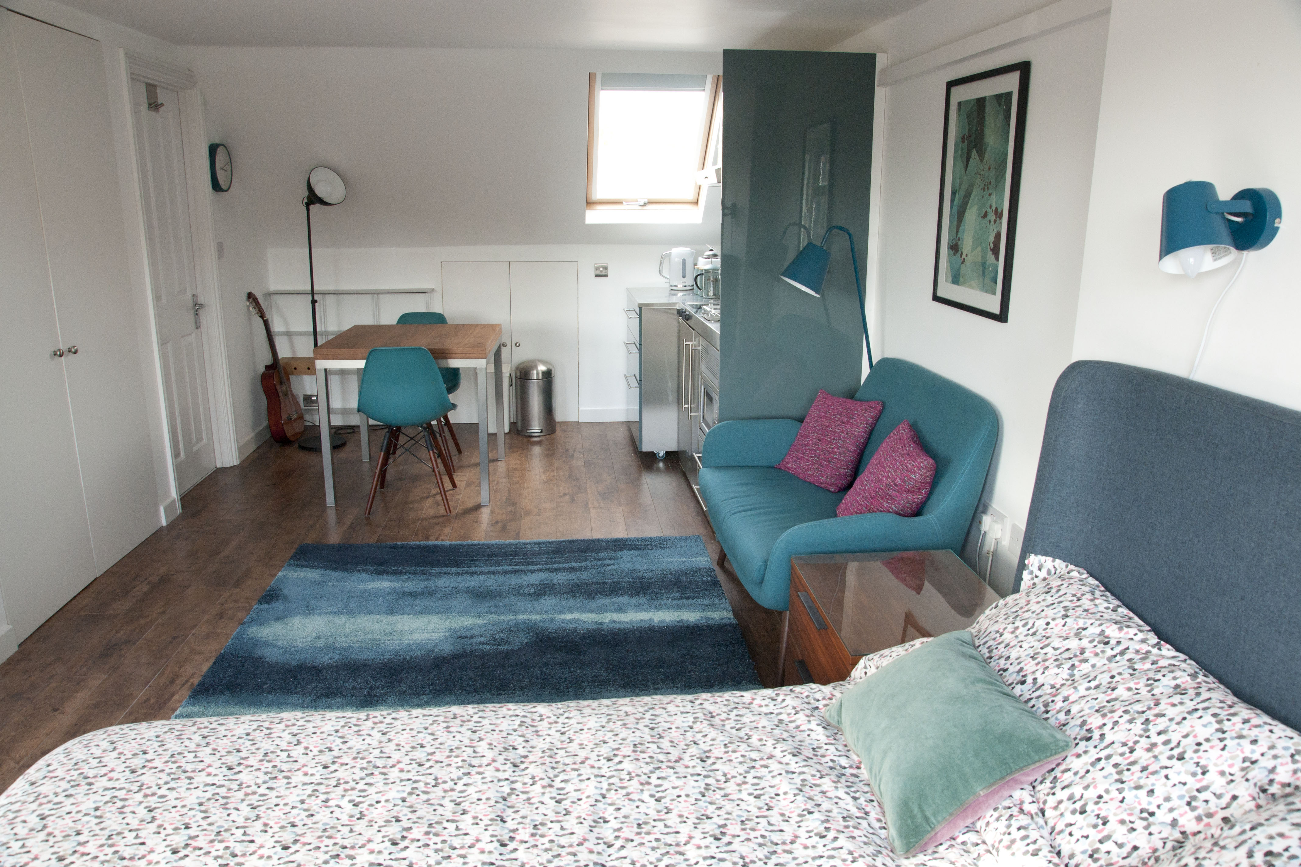 Room for rent in London W7 3JH house share 97457