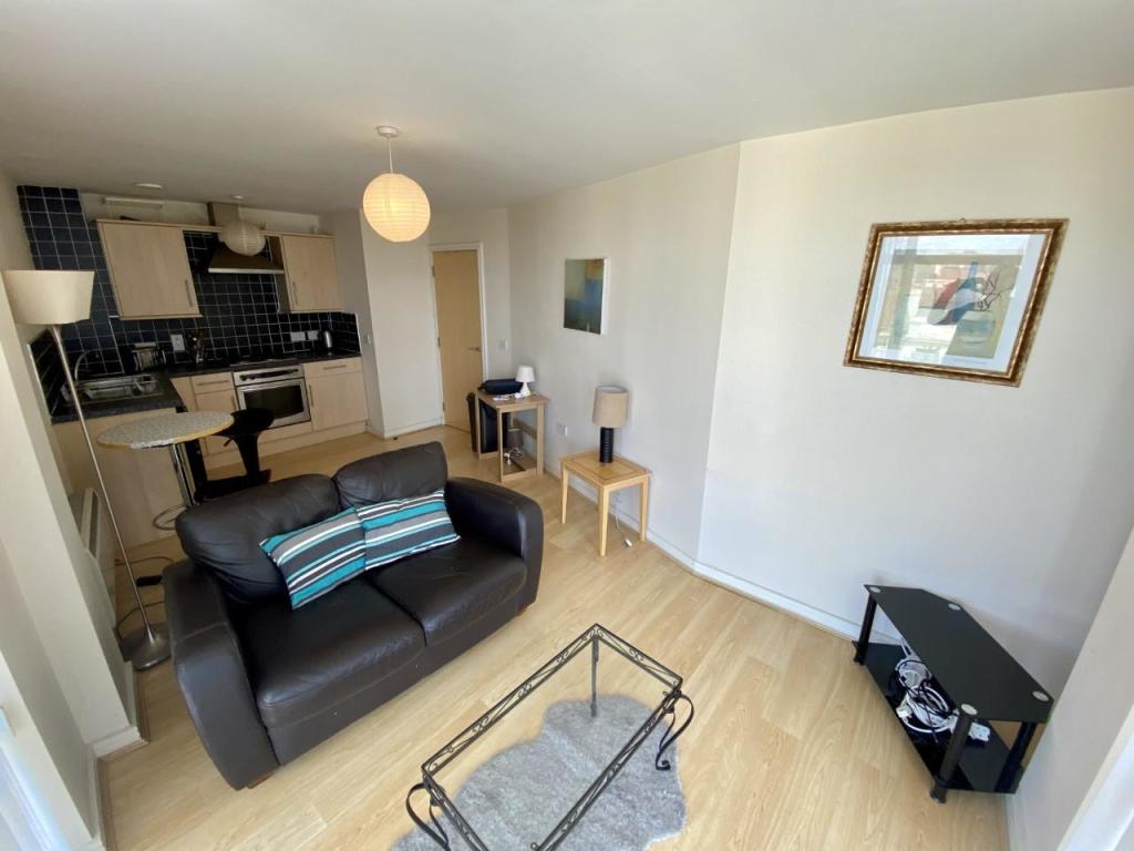 Room for rent in Birmingham B5 4AB house share 111092