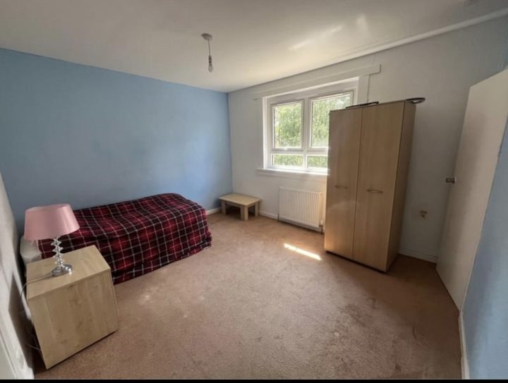 Room for rent in G64 1PJ house share 140612