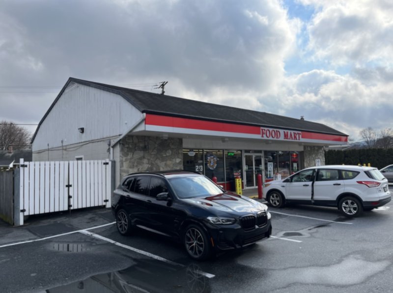 Bitcoin ATM in Reading Shillington Food mart ex Turkey Hill