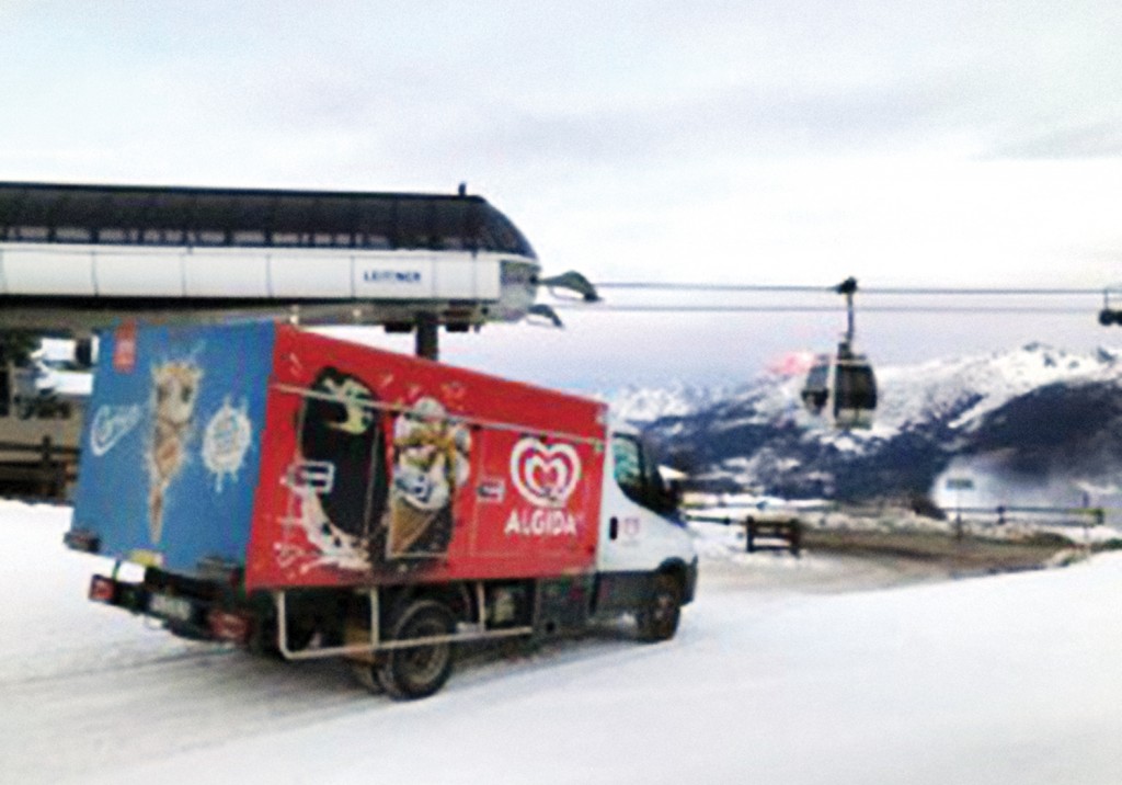 50.000 Cold Car Photographs from the World Cold Car