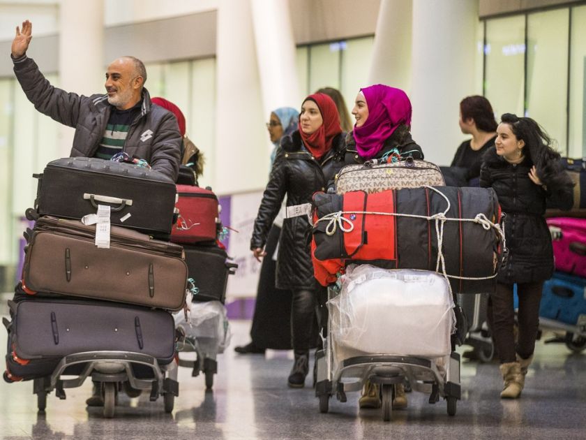 syrian refugees arriving in Toronto in 2016