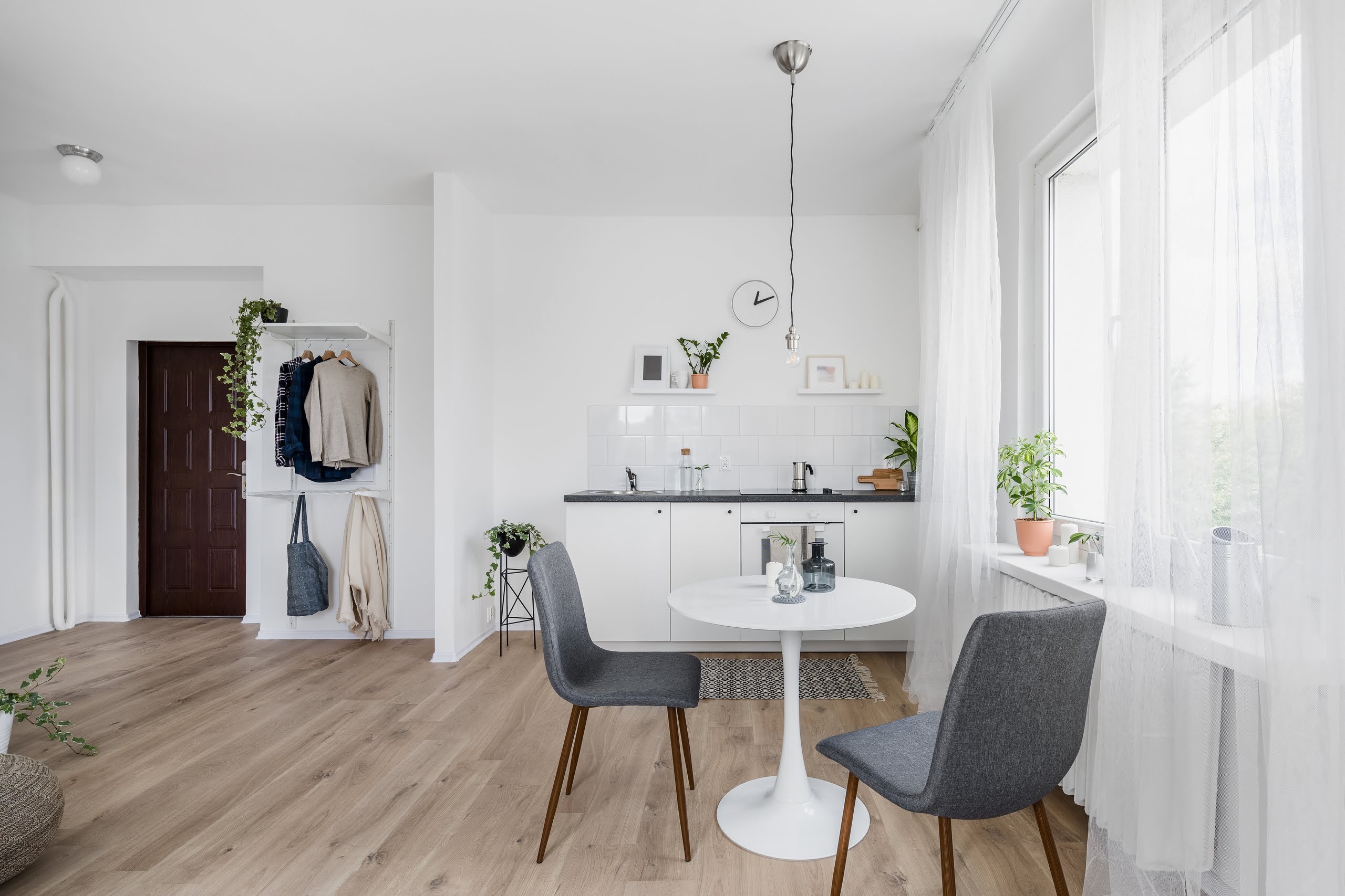 20 Table Between Two Chairs Layouts for Inspiration Collection a day