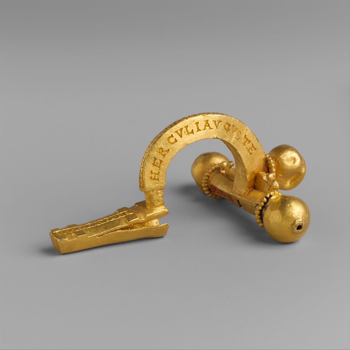 Gold crossbow fibula (brooch) Roman Late Imperial, Tetrarchic The