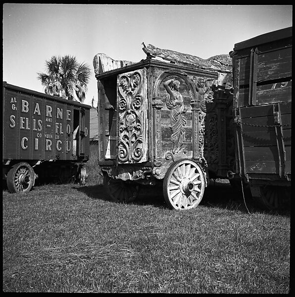 Walker Evans [Ringling Bandwagon, Circus Winter Quarters, Sarasota